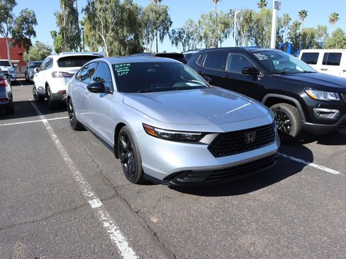 Used 2023 Honda Accord Sport image 3