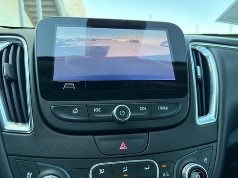 Used 2020 Chevrolet Malibu Premier FWD image 28