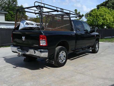 Used 2024 RAM 3500 Tradesman w/ Chrome Appearance Group AWD/4WD image 3