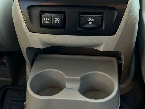 Used 2019 Toyota Sienna XLE Premium AWD/4WD image 47