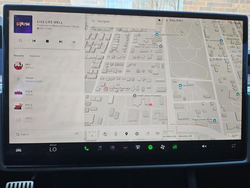 Used 2022 Tesla Model S AWD image 40