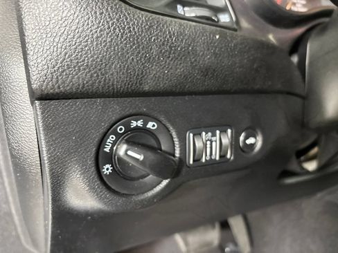 Used 2023 Dodge Challenger SXT RWD image 8