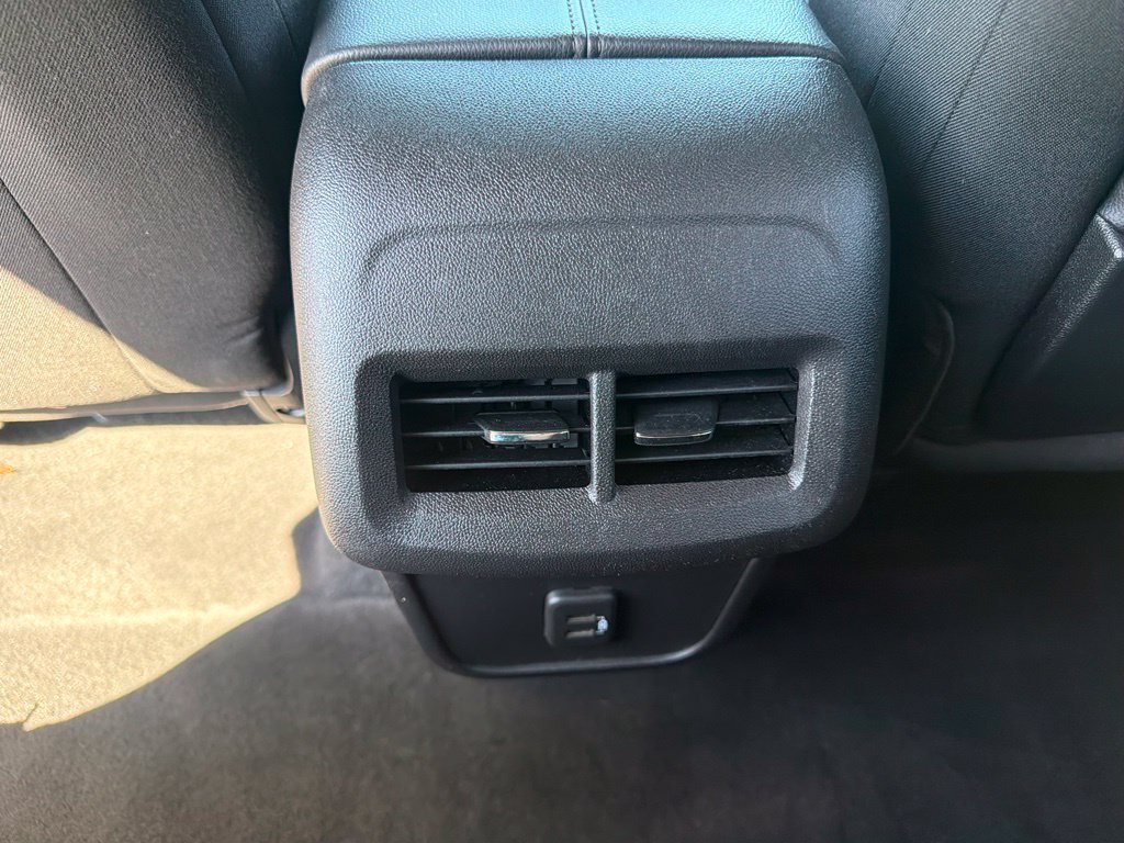 Used 2024 GMC Terrain SLE w/ Driver Convenience Package FWD image 22