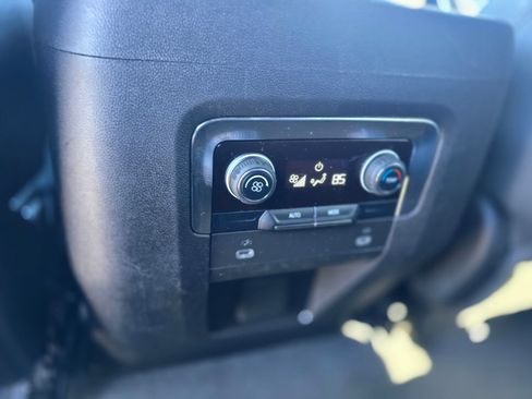 Used 2023 Chevrolet Suburban LT AWD/4WD image 23