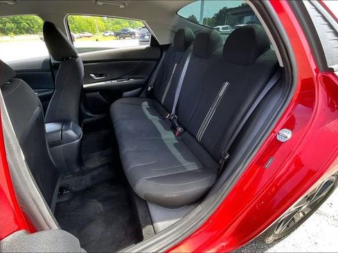 Used 2022 Hyundai Elantra SEL FWD image 22
