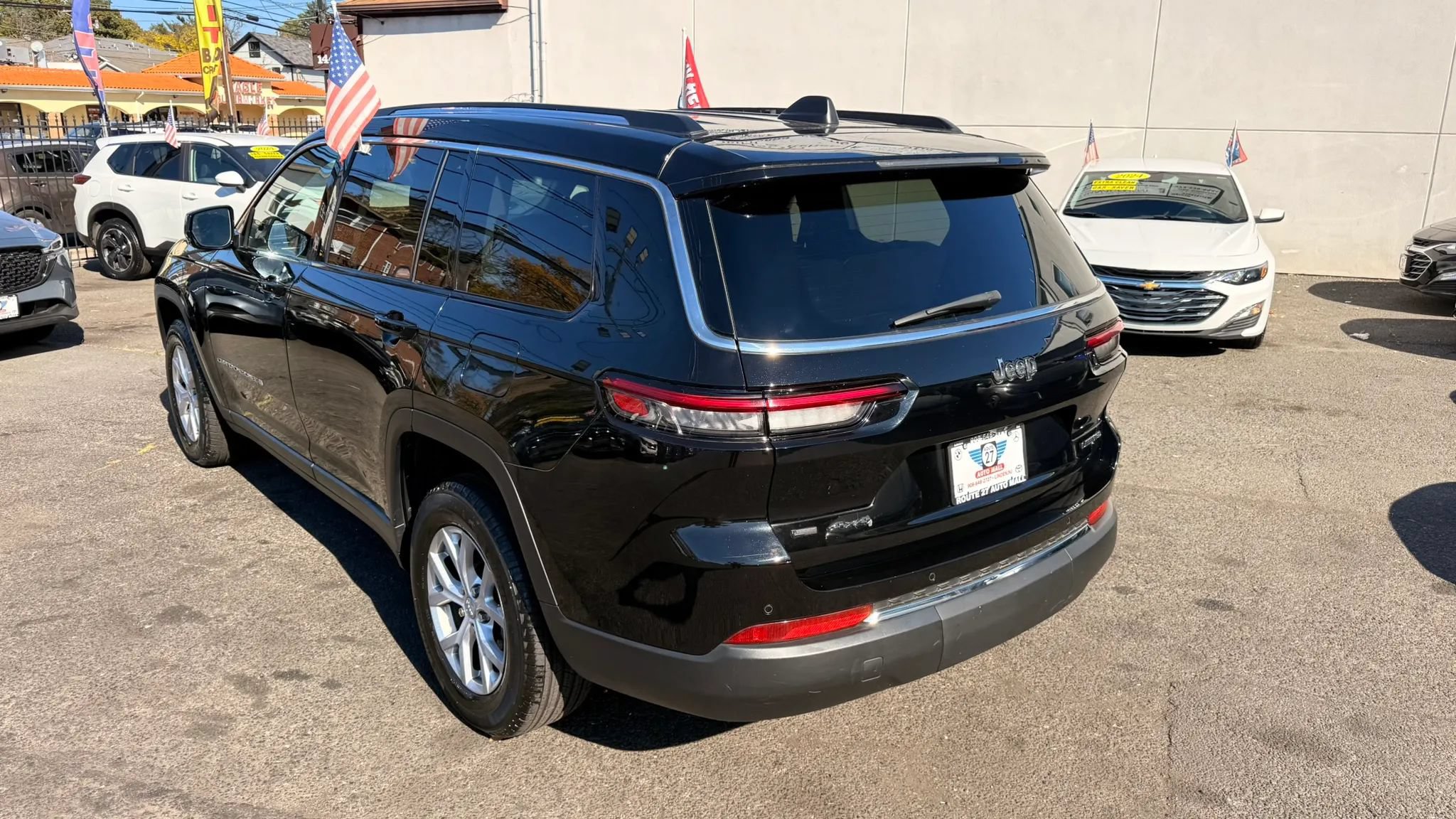 Used 2021 Jeep Grand Cherokee L Limited AWD/4WD image 5