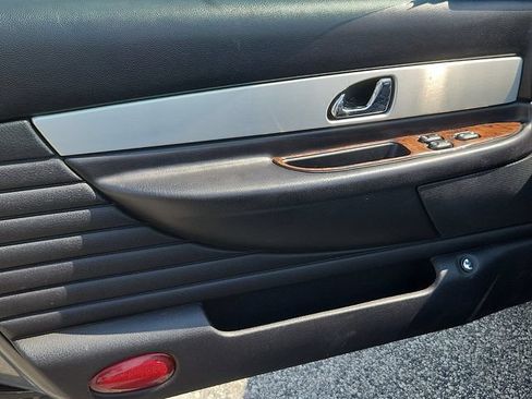 Used 2003 Ford Thunderbird RWD image 6