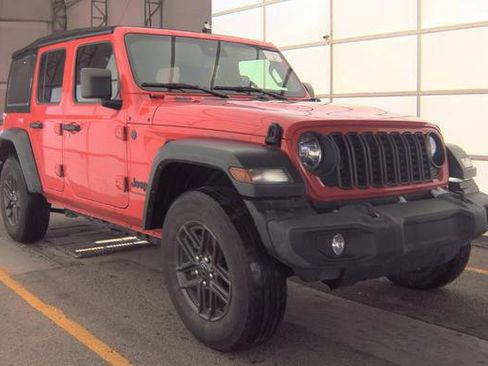 Used 2024 Jeep Wrangler Unlimited Sport AWD/4WD image 3