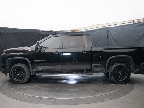 Used 2022 Chevrolet Silverado 2500 LTZ w/ LTZ Premium Package image 9