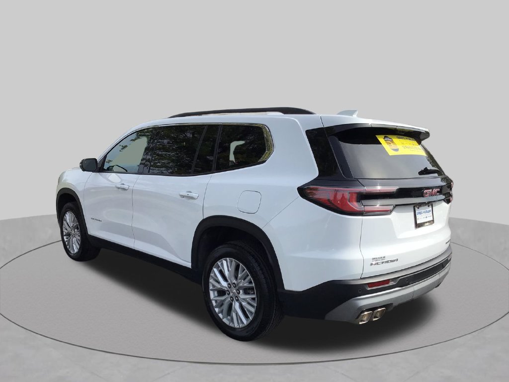 Used 2026 GMC Acadia Elevation w/ Elevation Premium Package FWD image 11