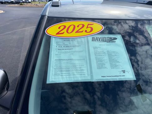 Used 2025 Chevrolet TrailBlazer LT AWD/4WD image 12