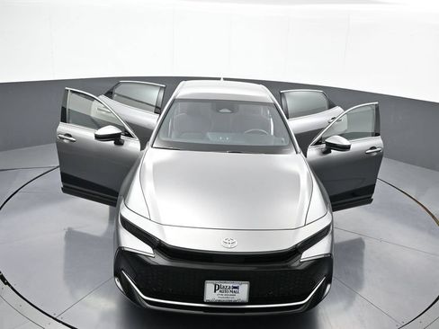 Certified 2023 Toyota Crown AWD/4WD image 44