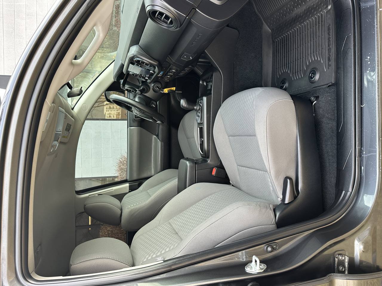 Used 2023 Toyota Tacoma SR AWD/4WD image 22