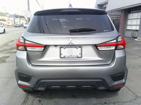 Used 2021 Mitsubishi Outlander Sport SE image 4