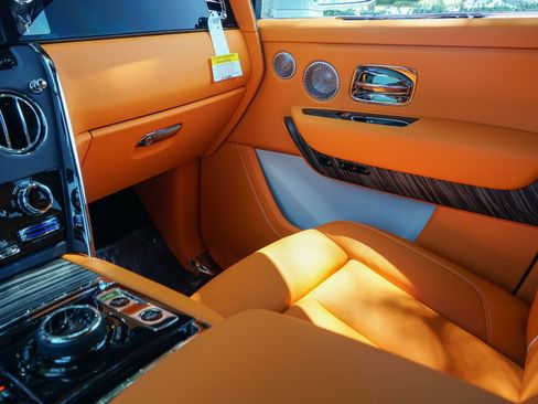 New 2026 Rolls-Royce Cullinan AWD/4WD image 18