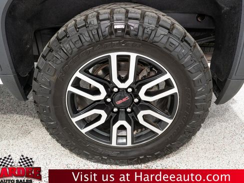 Used 2025 GMC Sierra 1500 AT4 w/ AT4 Premium Package AWD/4WD image 10