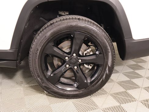 Used 2025 Jeep Grand Cherokee L Limited w/ Black Appearance Package AWD/4WD image 20