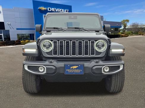 Used 2025 Jeep Wrangler Unlimited Sahara AWD/4WD image 22
