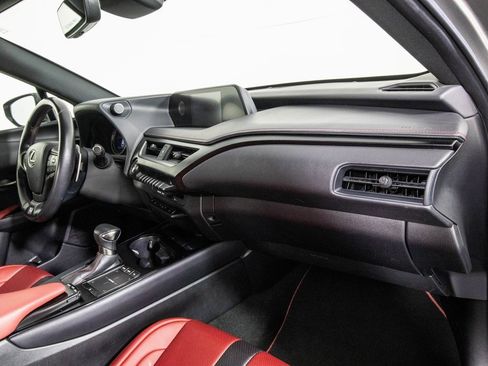 Used 2022 Lexus UX 200 F Sport image 18
