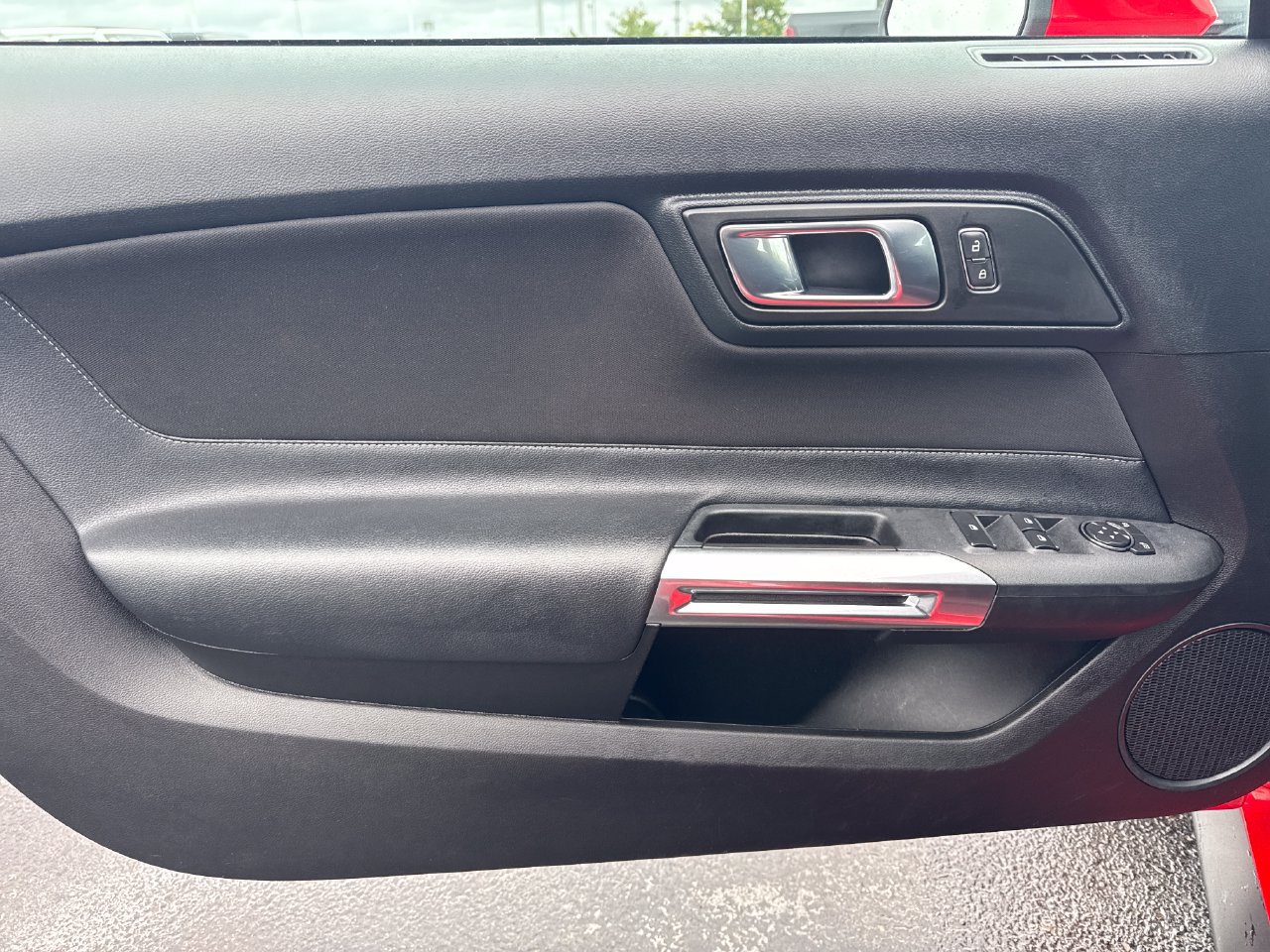 Used 2022 Ford Mustang Convertible RWD image 13