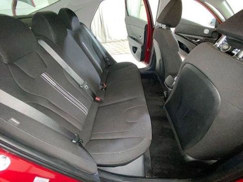 Used 2024 Hyundai Elantra SEL FWD image 13