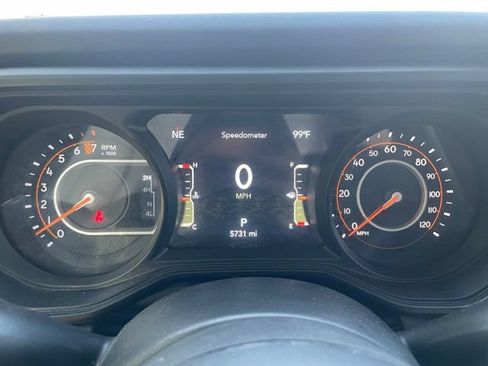 Used 2025 Jeep Gladiator Mojave w/ Convenience Group AWD/4WD image 22