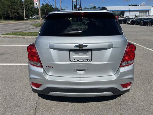 Certified 2018 Chevrolet Trax LT w/ Redline Edition FWD image 4