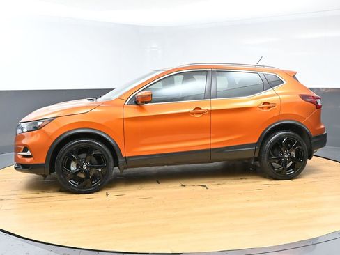 Used 2022 Nissan Rogue Sport SL image 6