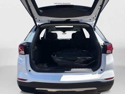 Used 2023 Chevrolet Equinox LT AWD/4WD image 18