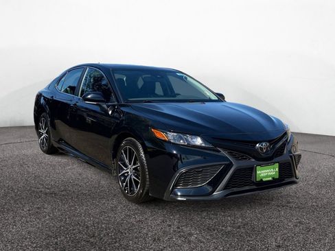 Used 2023 Toyota Camry SE w/ Cold Weather Package image 7