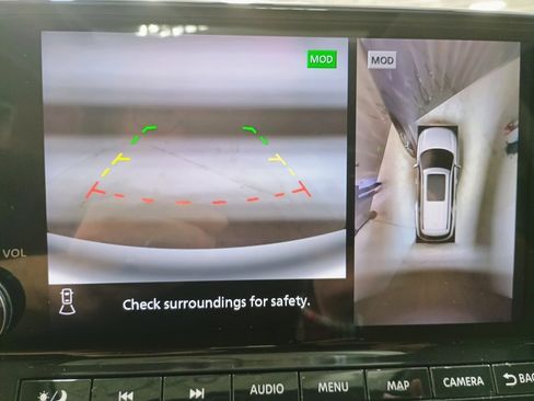 Used 2023 Nissan Pathfinder Platinum image 17