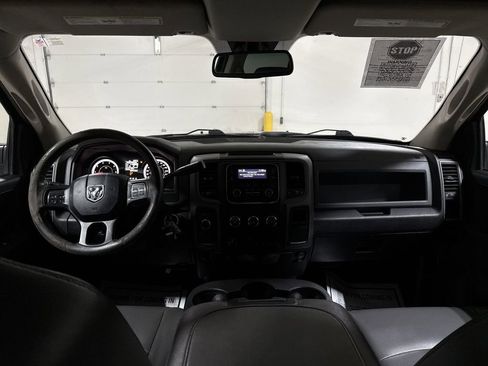 Used 2018 RAM 2500 Tradesman w/ Chrome Appearance Group image 10