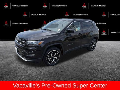 Used 2025 Jeep Compass Limited AWD/4WD image 2
