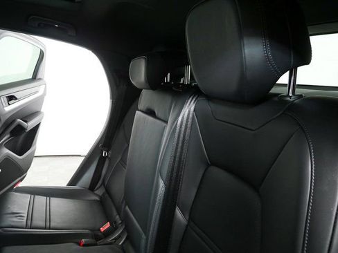 Certified 2024 Porsche Cayenne Coupe AWD/4WD image 23
