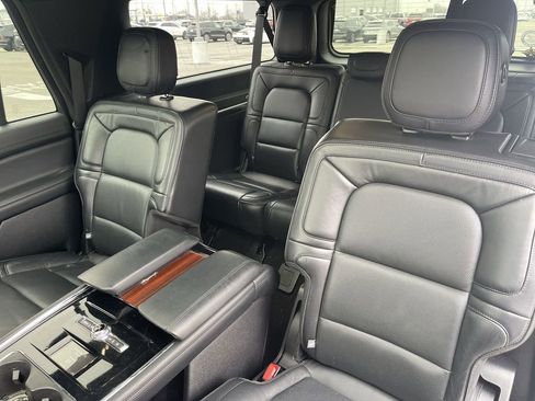 Used 2019 Lincoln Navigator L Reserve image 36