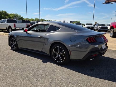 Used 2025 Ford Mustang Coupe RWD image 7