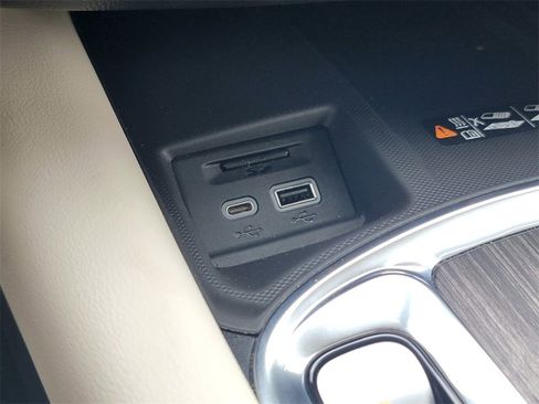 Used 2023 Buick Enclave Avenir w/ Avenir Technology Package image 31