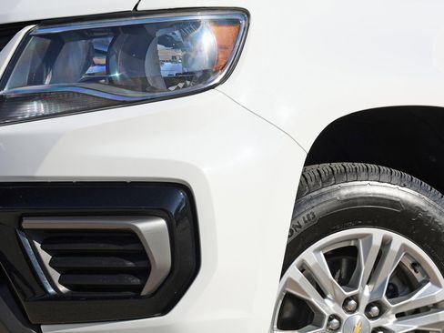 Used 2021 Chevrolet Colorado LT w/ Fleet Safety Package image 10