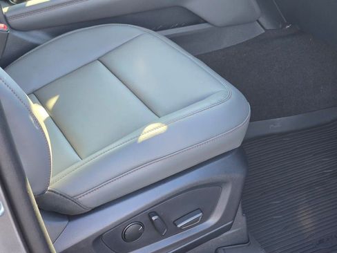 New 2026 Ford Explorer Active w/ Active Comfort Package image 4