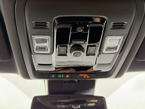 New 2026 Chevrolet Suburban LT w/ Comfort Package AWD/4WD image 19