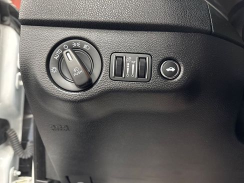 Used 2022 Dodge Charger SXT image 11