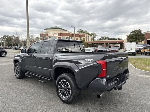 Used 2025 Toyota Tacoma SR5 image 5