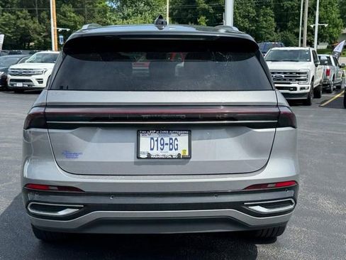 Used 2024 Lincoln Nautilus Reserve AWD/4WD image 4