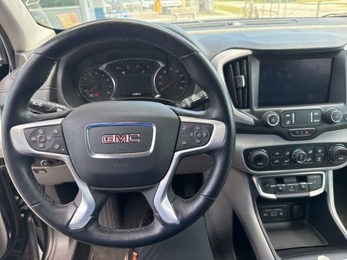 Used 2023 GMC Terrain SLT image 9