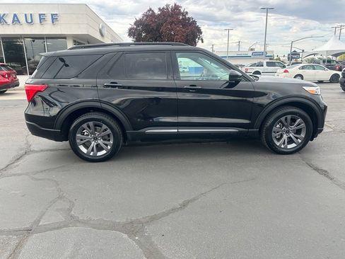 Used 2024 Ford Explorer XLT w/ Equipment Group 202A AWD/4WD image 8
