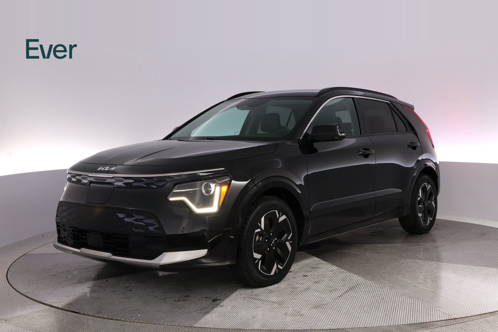 Used 2025 Kia Niro Wind w/ Wind Preserve Package FWD image 2