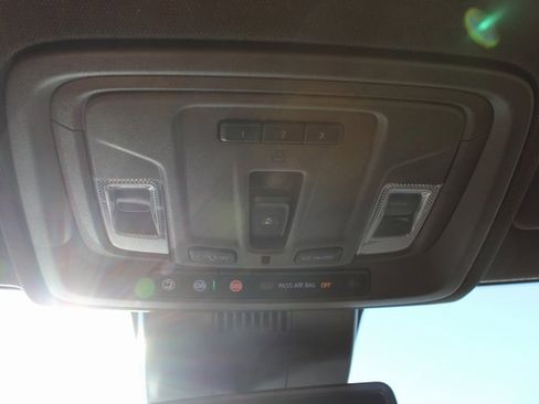 Used 2023 GMC Sierra 1500 SLT image 30