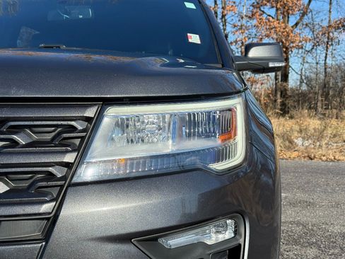 Used 2018 Ford Explorer XLT w/ Equipment Group 202A image 14