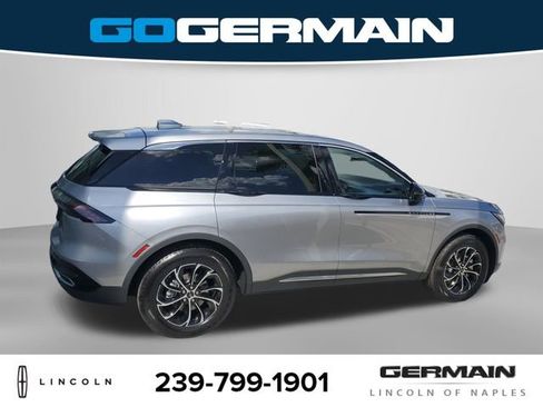 New 2026 Lincoln Nautilus Premier image 6