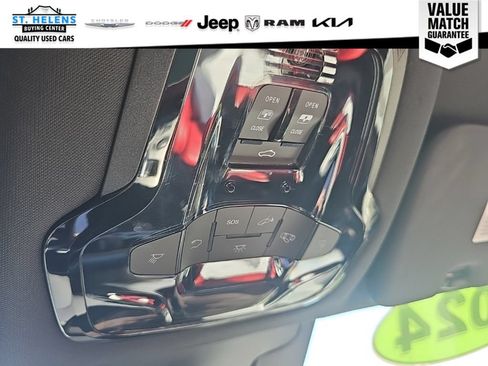 Used 2024 Alfa Romeo Stelvio Veloce AWD/4WD image 33